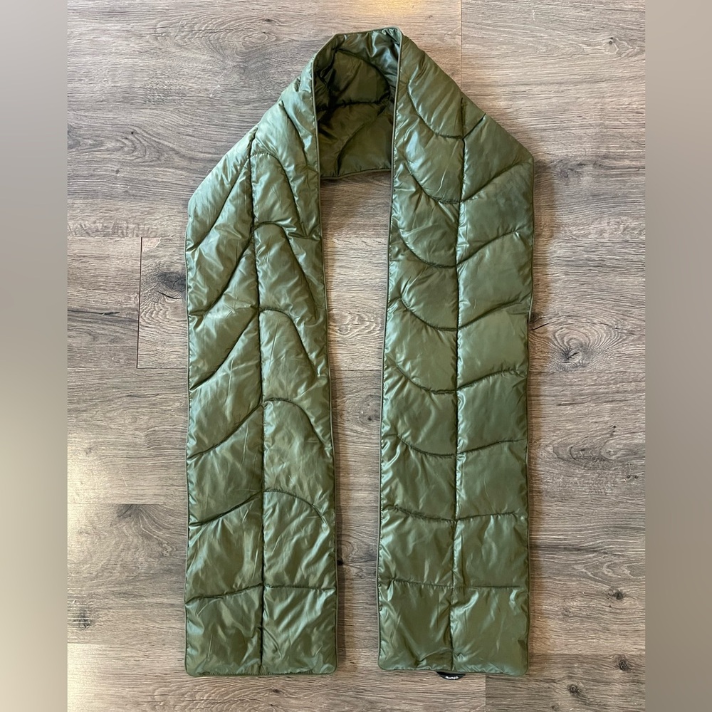 Rumpl Quilted Puffy Scarf Nanoloft Green